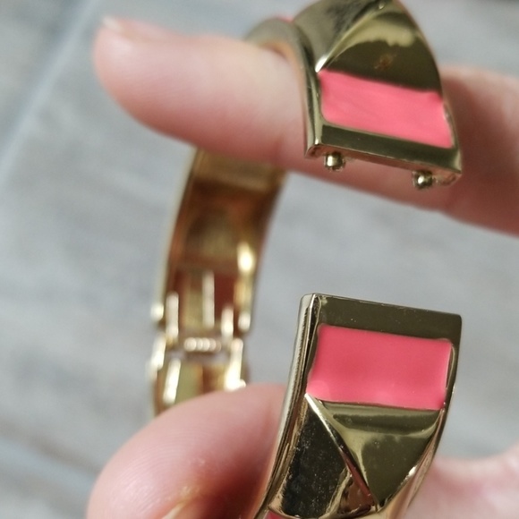 Neon wallet and bracelet - Picture 2 of 7